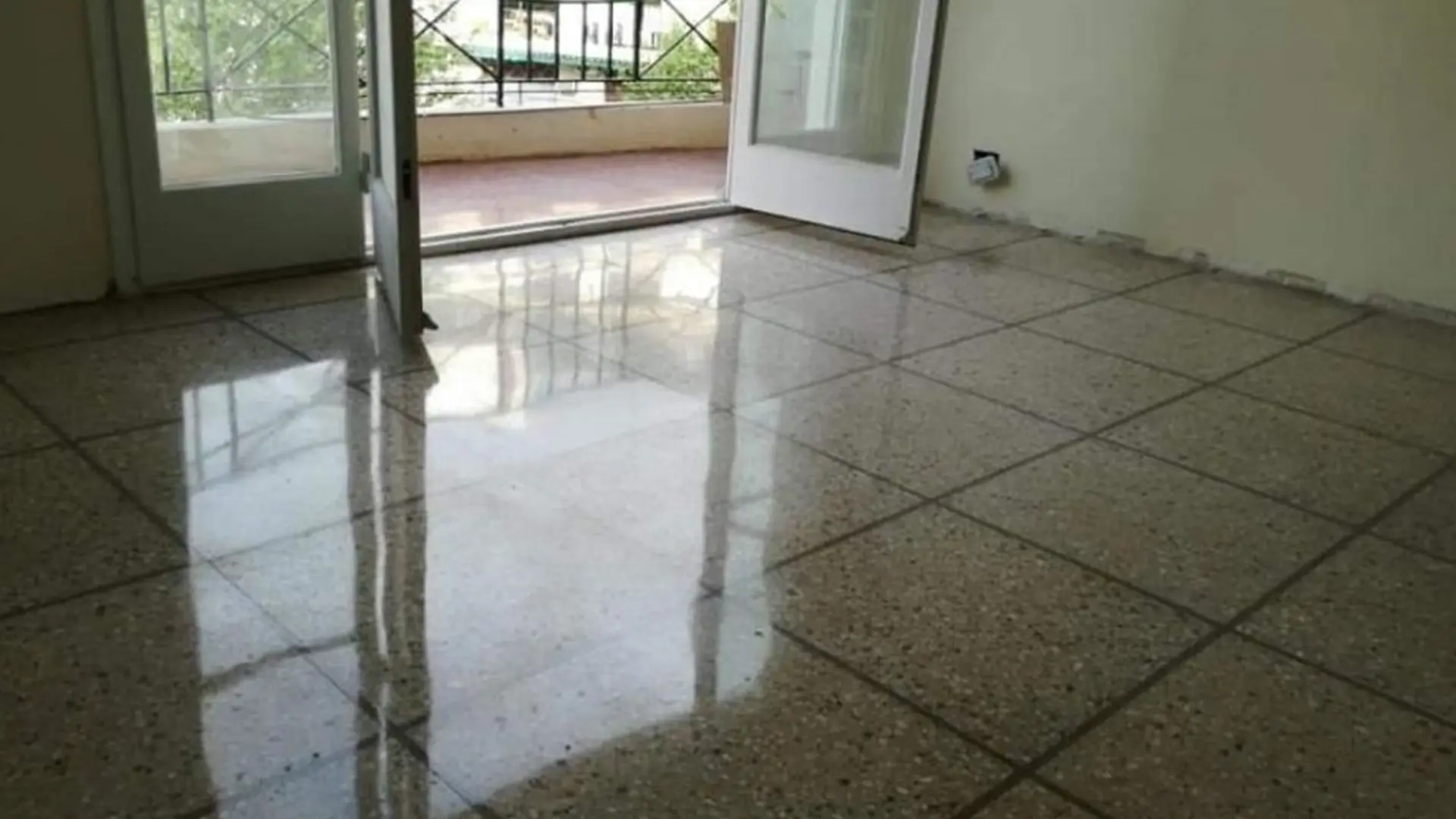 Piso de mosaicos calcáreos pulido y brillante